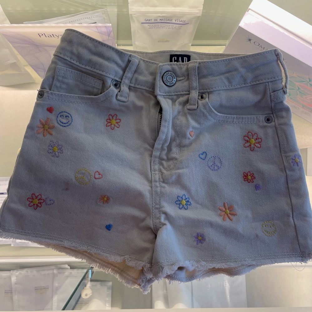 GAP Light Gray Embroidered Daisy Jean Shorts